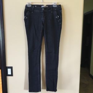 Black skinny jeans w buckle detail
